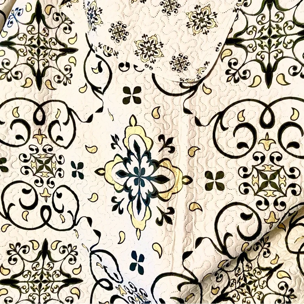 🌼 Colette Reversible Quilt Set, Very Lightweight, White Gray Yellow, size King